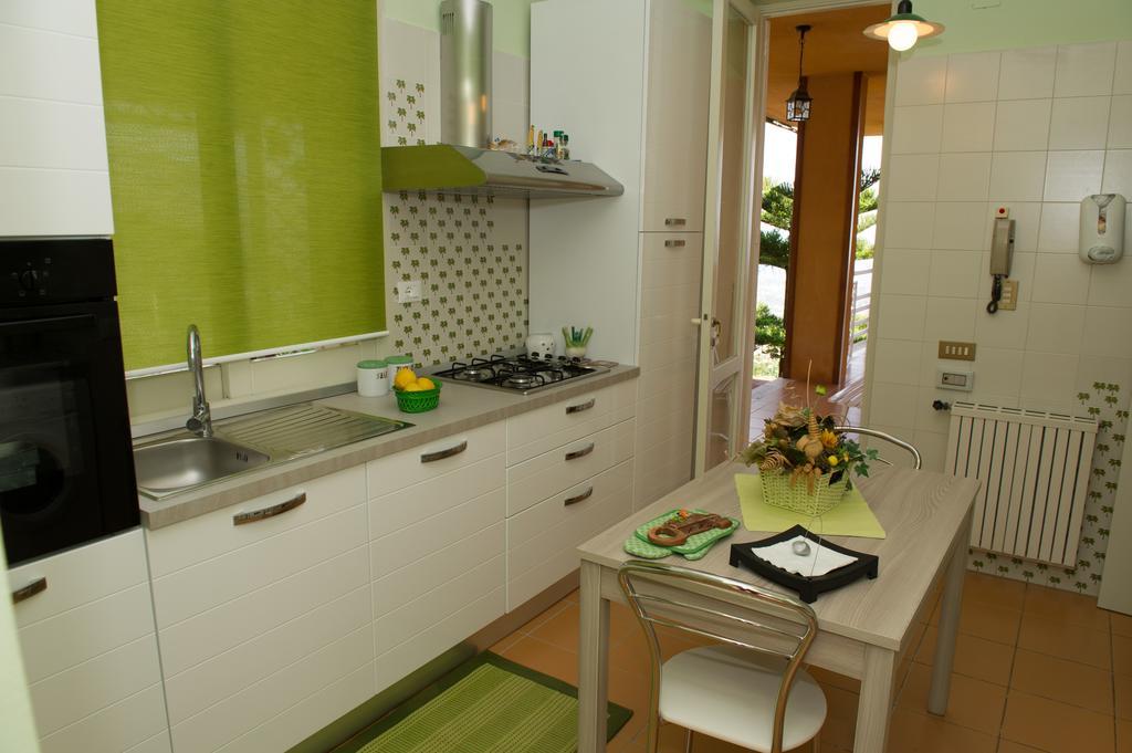 Lomarchi Holiday Home Carini Luaran gambar